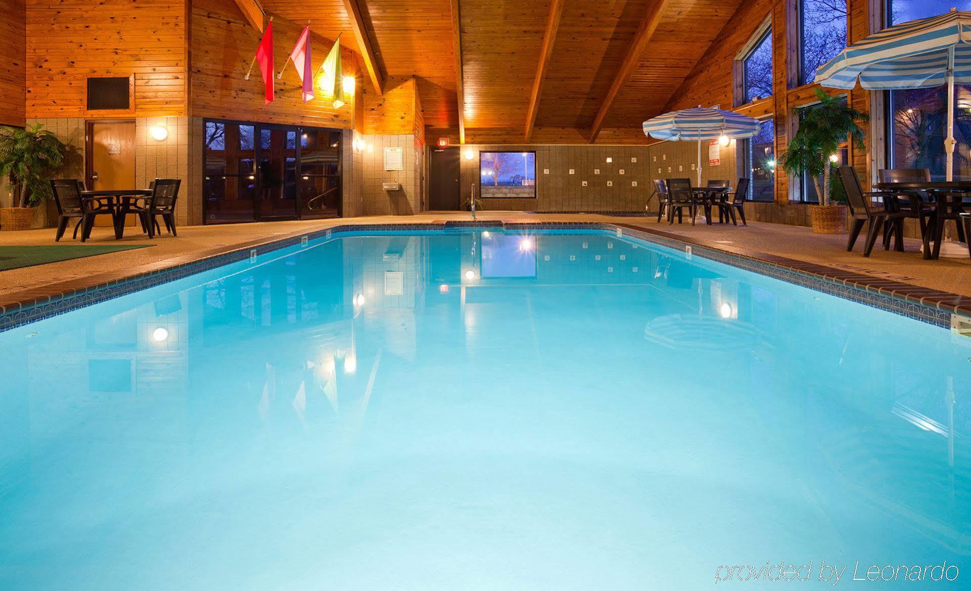Americinn By Wyndham Manitowoc Kültér fotó